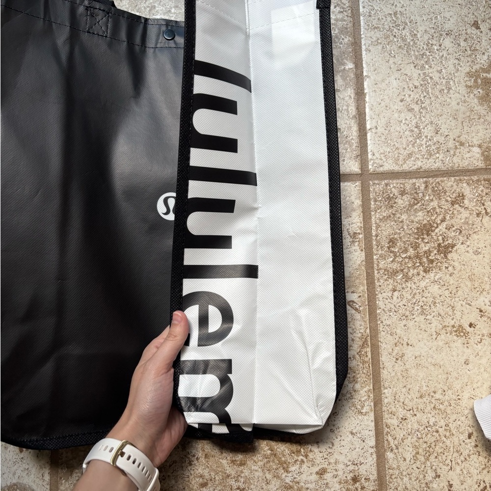 lululemon athletica Black and White Tote Bag Set 2 bags - Picture 3 of 3